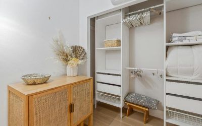 5 ideas para organizar vestidores pequeños