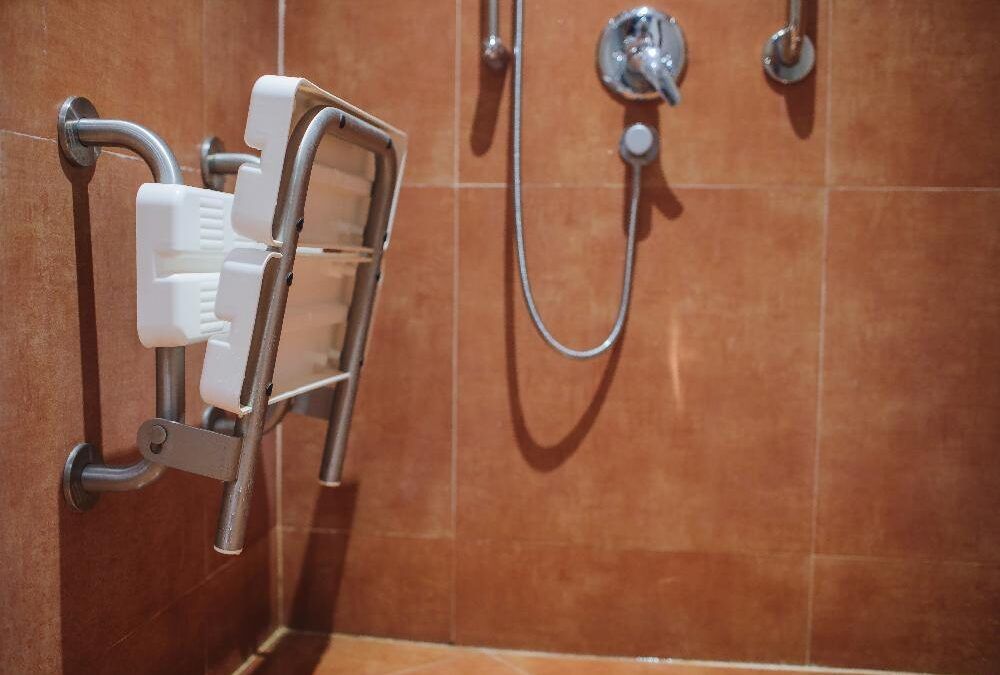 Baños accesibles: cómo reformarlos para personas mayores o con movilidad reducida